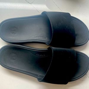 Lululemon Mens slides